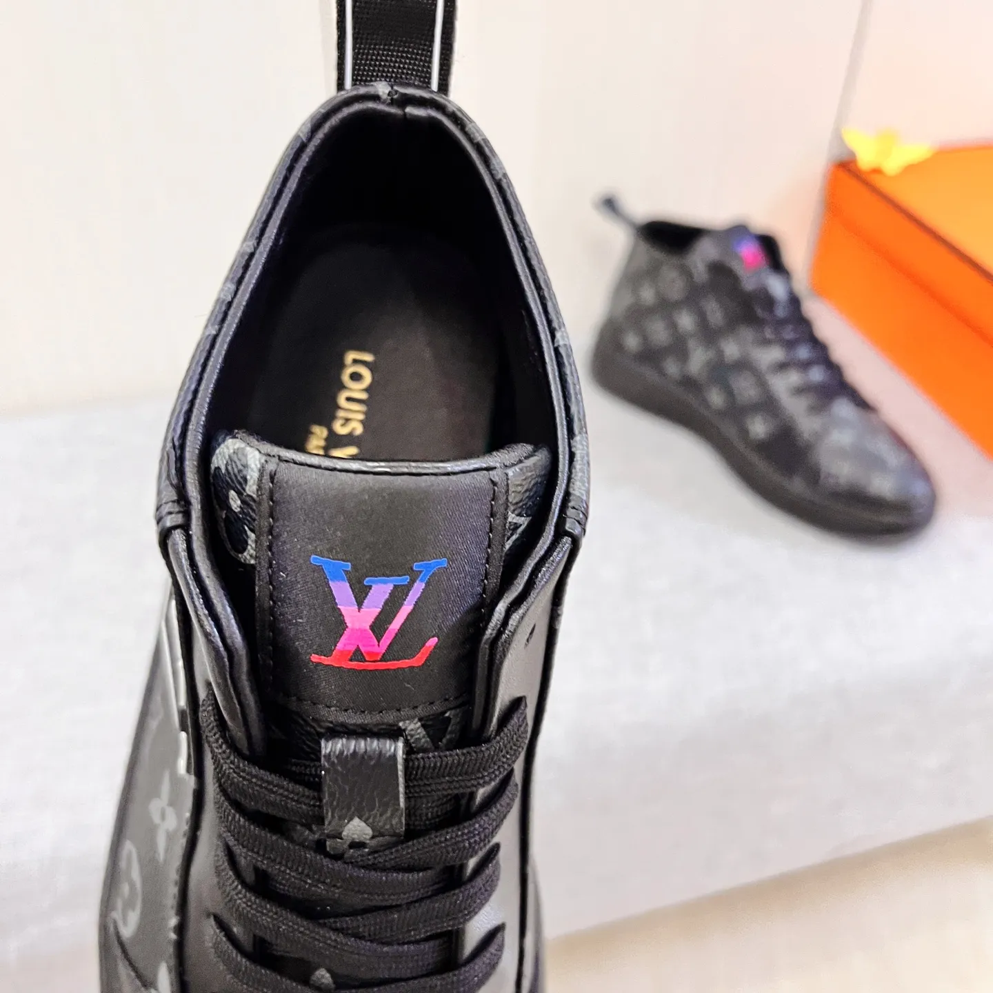 Men's shoes 💰 460 men's shoes 💰 [ LV ] 🔥 Louis Vuitton, high-end men's shoes brand official website 1:1 latest masterpiece: uppers are made of Italian imported first-layer cowhide with comfortable and breathable lining ➕ original non-slip and wear-resistant outsole 🔥, making walking more convenient and comfortable! An exclusive new model, a stunning work, a beautiful 1:1 replica [color] compared to the official quality! Create a fashionable personality to set off your uniqueness! A must-have for trendy men! Classic 🔥Size: 38-44 Color: 🔥 3⃣️colors available🔥.